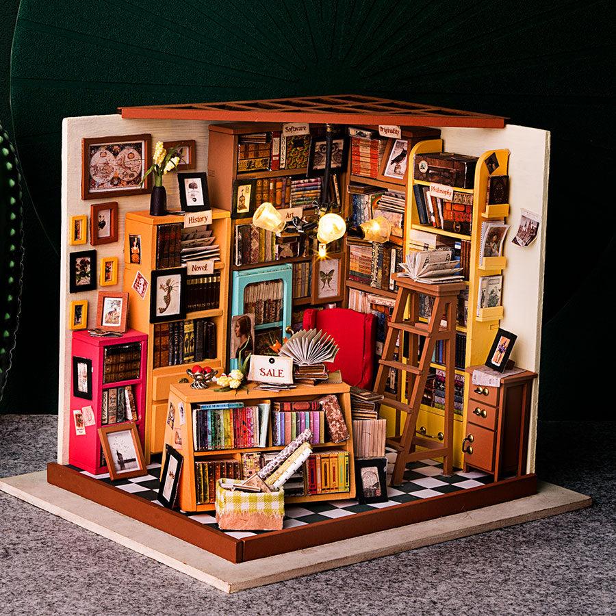 ROBOTIME Rolife Sam's Study room DIY House - LOG-ON