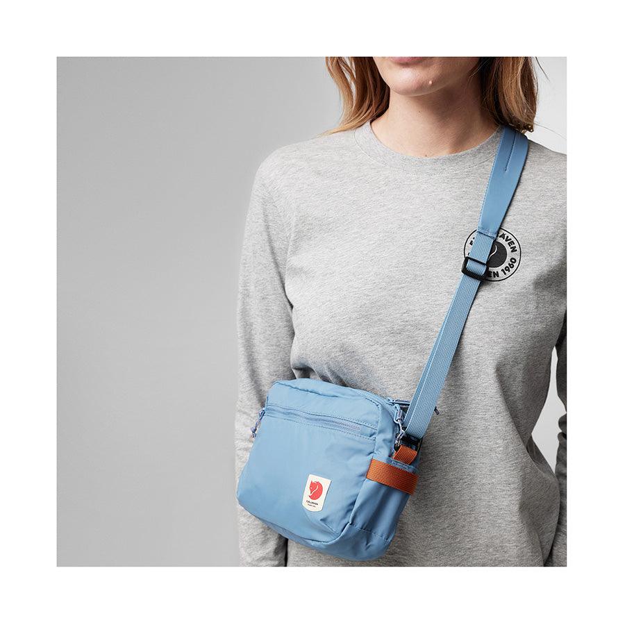 FJALLRAVEN FW23 High Coast Crossbody - Dawn Blue - LOG-ON