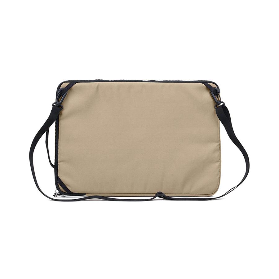 HELLOLULU Eilif 3 Way 16" Sleeve Case Pastel Khaki - LOG-ON